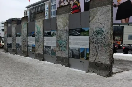 Берлінська стіна історія створення та руйнування в контексті європейської історії (історія) Берлінська стіна історія створення та руйнування в контексті європейської історії
