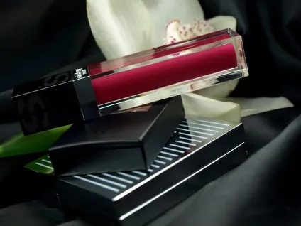 Be butterfly глянсова зливу з sisley phyto lip gloss 9 plum (gloss) Be butterfly глянсова зливу з sisley phyto lip gloss 9 plum