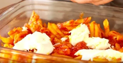 Запіканка з макаронів з сиром і смачним соусом для макаронів (соусом) Запіканка з макаронів з сиром і смачним соусом для макаронів