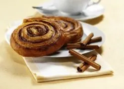 Булочки з листкового дріжджового тіста