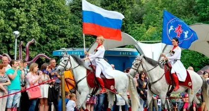 Де покататися верхи на конях в москві і Підмосков'ї (конях) Де покататися верхи на конях в москві і Підмосков'ї