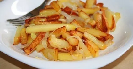 Смажена картопля - рецепти з м'ясом, грибами і цибулею (м'ясом) Смажена картопля - рецепти з м'ясом, грибами і цибулею