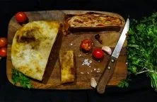 Губад з кортом - татарський весільний пиріг (gubadia - tatar wedding pie) (кавказька кухня) Губад з кортом - татарський весільний пиріг (gubadia - tatar wedding pie)