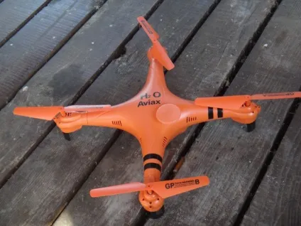 І в повітрі літає і води не боїться gptoys Н2О aviax (Battery Quadcopter 650mAh) І в повітрі літає і води не боїться gptoys Н2О aviax