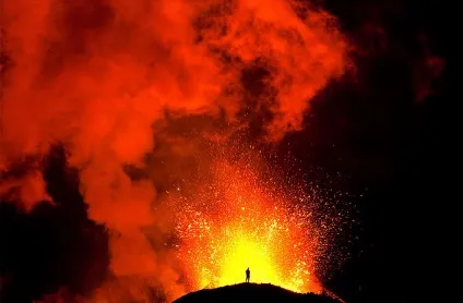 Виверження лави, фото новини (виверження) Виверження лави, фото новини