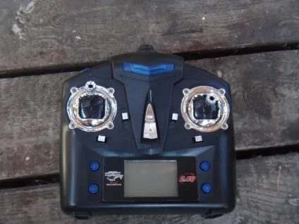 І в повітрі літає і води не боїться gptoys Н2О aviax (Battery Quadcopter 650mAh) І в повітрі літає і води не боїться gptoys Н2О aviax