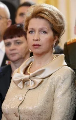 Які сукні одягає дружина Медведєва, модні сукні