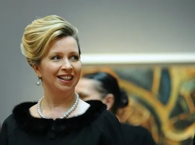 Які сукні одягає дружина Медведєва, модні сукні