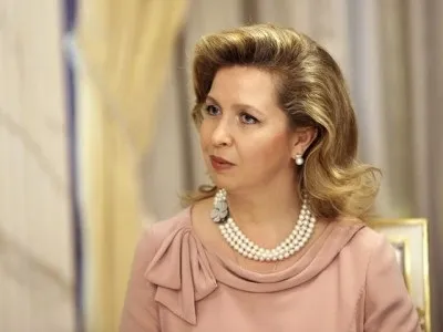 Які сукні одягає дружина Медведєва, модні сукні