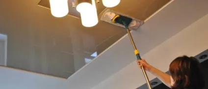 Як мити підвісні стелі