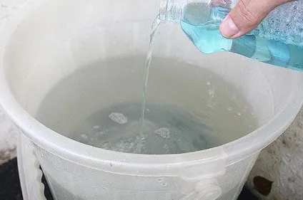Як мити підвісні стелі