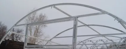 Як правильно побудувати теплицю своїми руками (Крім цього можна) Як правильно побудувати теплицю своїми руками