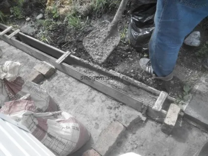 Як зробити бетонний бордюр вздовж доріжки своїми руками, смогём самі (зробити бетонний бордюр) Як зробити бетонний бордюр вздовж доріжки своїми руками, смогём самі