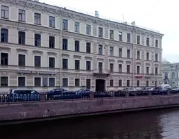 Клініка на театральній
