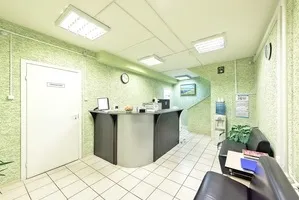 Клініки на площі ал