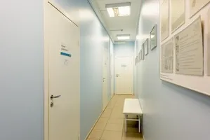 Клініки на площі ал