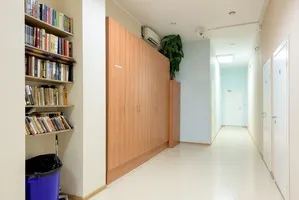 Клініки на площі ал
