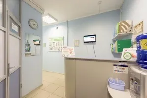 Клініки на площі ал