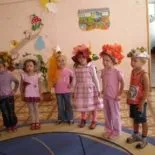 Конкурс капелюхів в дитячому саду - дитина в дитячому садку (дитячому) Конкурс капелюхів в дитячому саду - дитина в дитячому садку