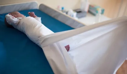 Кому потрібні діти з ВІЛ - відмовники в лікарнях (об'єднання «Жінки Євразії») Кому потрібні діти з ВІЛ - відмовники в лікарнях