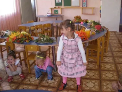 Конкурс капелюхів в дитячому саду - дитина в дитячому садку (конкурс) Конкурс капелюхів в дитячому саду - дитина в дитячому садку