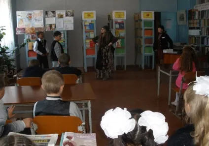 Кот вчений про кішок і котів! Бібліотекар (бібліотекар) Кот вчений про кішок і котів! бібліотекар