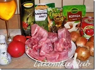 Кролик тушкований з помідорами і цибулею (кролик) Кролик тушкований з помідорами і цибулею