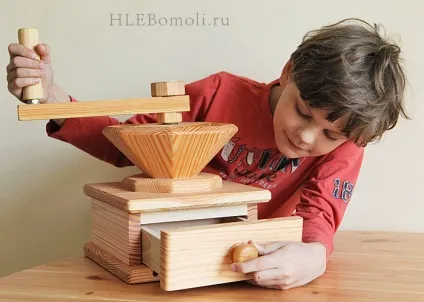 Купити ручні млини для зерна, млини для кави та горіхів (ручні) Купити ручні млини для зерна, млини для кави та горіхів