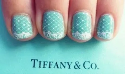 Манікюр в стилі Тіффані, створення дизайну нігтів від tiffany (тіффані) Манікюр в стилі Тіффані, створення дизайну нігтів від tiffany