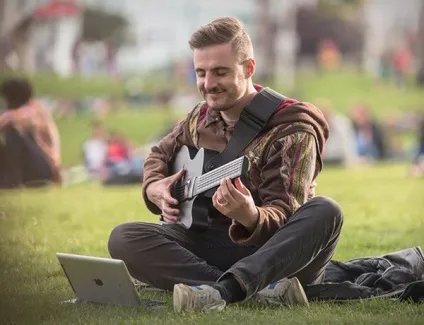 Mi guitar - гітара з кнопками замість струн (guitar) Mi guitar - гітара з кнопками замість струн