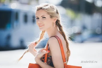 Модні зачіски складні коси і витіюваті плетіння з блогу «barefoot blonde» фото і відео уроки (весна-літо 2017) Модні зачіски складні коси і витіюваті плетіння з блогу «barefoot blonde» фото і відео уроки