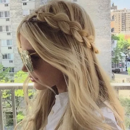 Модні зачіски складні коси і витіюваті плетіння з блогу «barefoot blonde» фото і відео уроки (складні коси і витіюваті плетіння з блогу «barefoot blonde»: фото і відео уроки) Модні зачіски складні коси і витіюваті плетіння з блогу «barefoot blonde» фото і відео уроки