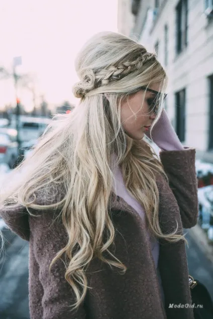 Модні зачіски складні коси і витіюваті плетіння з блогу «barefoot blonde» фото і відео уроки (зачіски) Модні зачіски складні коси і витіюваті плетіння з блогу «barefoot blonde» фото і відео уроки