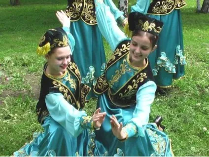 Народні татарські танці і їх особливості, Украінане - ансамбль українського танцю