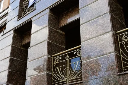 Послуги з облицювання фасадів натуральним каменем своїми руками (облицювання) Послуги з облицювання фасадів натуральним каменем своїми руками