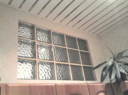 Вікно між ванною і кухнею ніж закрити отвір і як перетворити його в прикраса інтер'єру (закрити) Вікно між ванною і кухнею ніж закрити отвір і як перетворити його в прикраса інтер'єру