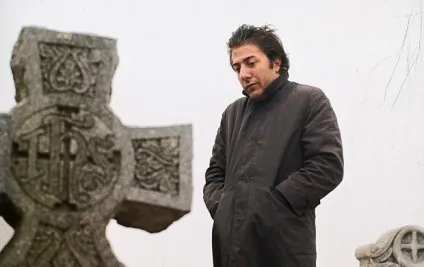 10 Самих «убивчих» акторів Голлівуду () 10 Самих «убивчих» акторів Голлівуду