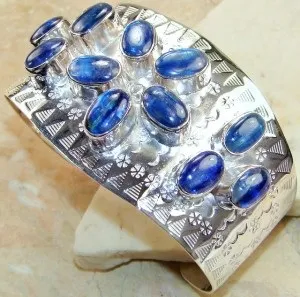 Опис каменю кианит і його магічні властивості (кіаніт) Опис каменю кианит і його магічні властивості