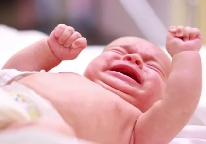 Перші дні життя новонародженого