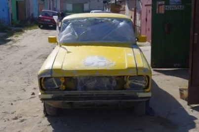 Фарбування автомобіля москвич (великих плоских поверхонь) Фарбування автомобіля москвич