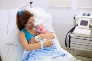 Наслідки епідуральної анестезії при пологах, небезпека наркозу при кесаревому розтині (епідуральної) Наслідки епідуральної анестезії при пологах, небезпека наркозу при кесаревому розтині
