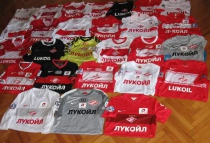 спіймати футболку