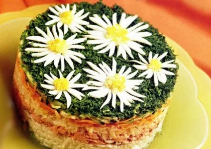 Святковий салат ромашка з куркою і картоплею «рецепти салатів (ромашка) Святковий салат ромашка з куркою і картоплею «рецепти салатів