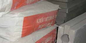 Розводимо сантехнічні труби у ванній, робимо злив ванни