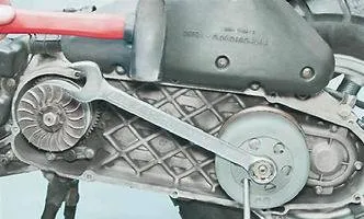 Розбирання зчеплення скутера - трансмісія - каталог статей - скутери suzuki sepia (колодки підлягають заміні) Розбирання зчеплення скутера - трансмісія - каталог статей - скутери suzuki sepia