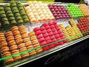 Рецепти французького тістечка - макарони (macarons) (виливаємо кондитерський мішок) Рецепти французького тістечка - макарони (macarons)