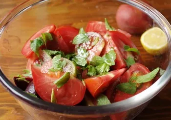 Салат з буряка і помідорів (салати з овочами) Салат з буряка і помідорів