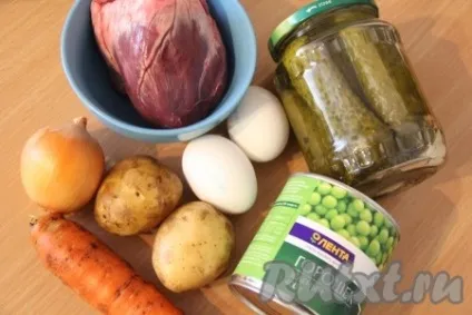 Салат з серцем і солоними огірками - рецепт з фото