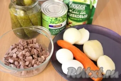 Салат з серцем і солоними огірками - рецепт з фото