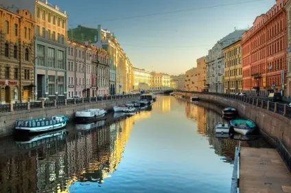 Санкт-Петербург місця, які обов'язково варто відвідати (стоїть) Санкт-Петербург місця, які обов'язково варто відвідати